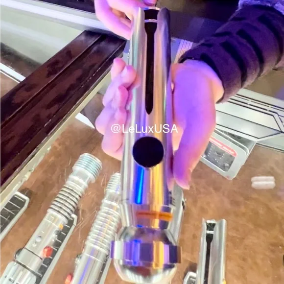 Star Wars Galaxy's Edge Ahsoka Tano Clone Wars Legacy Lightsabers and Blades Set - Picture 3 of 16